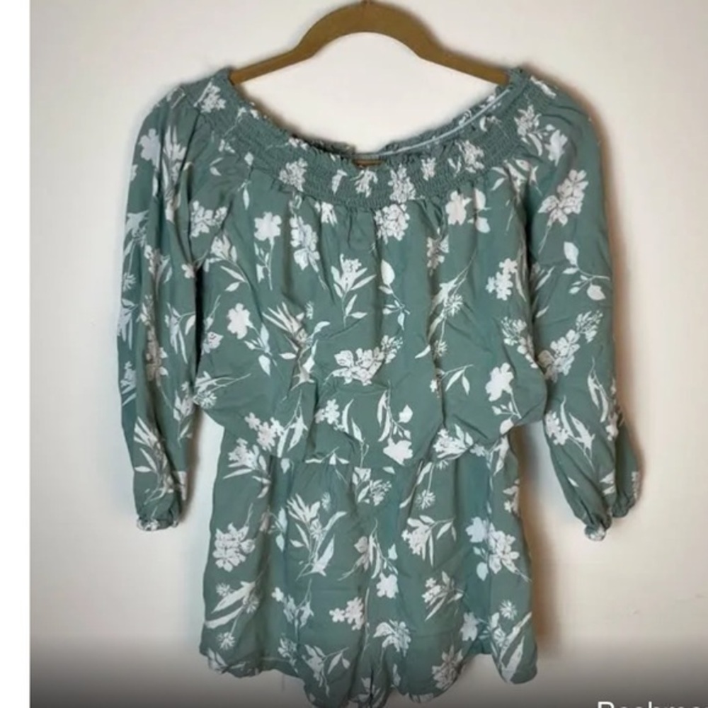 Aakaa Off The Shoulder Floral Print Shorts Romper small